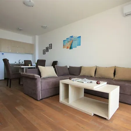 Amazing Sea View Zatvoren Apartment Budva