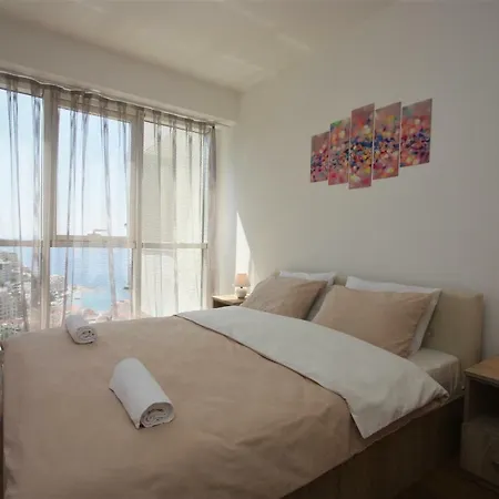 Amazing Sea View Zatvoren Apartament Budva