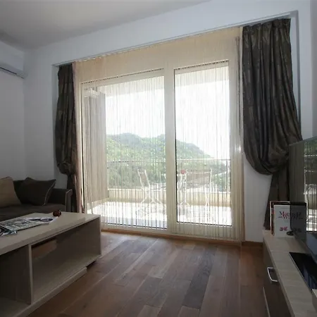 Amazing Sea View Zatvoren Apartament *